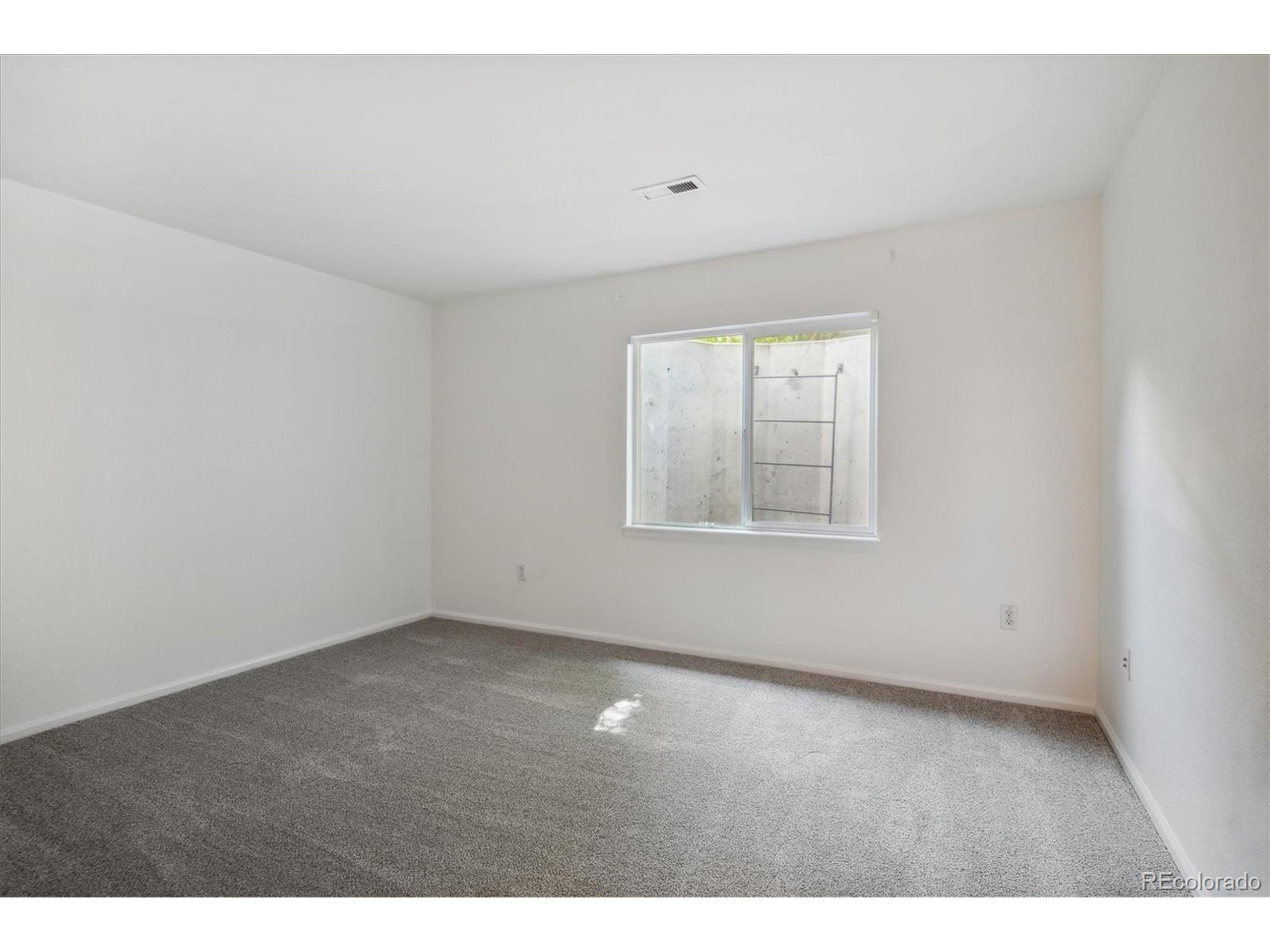 6105 Cole Ct
