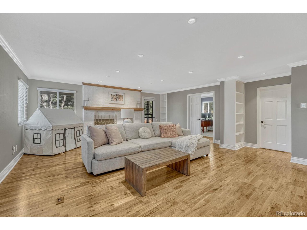 7444 S Milwaukee Ct