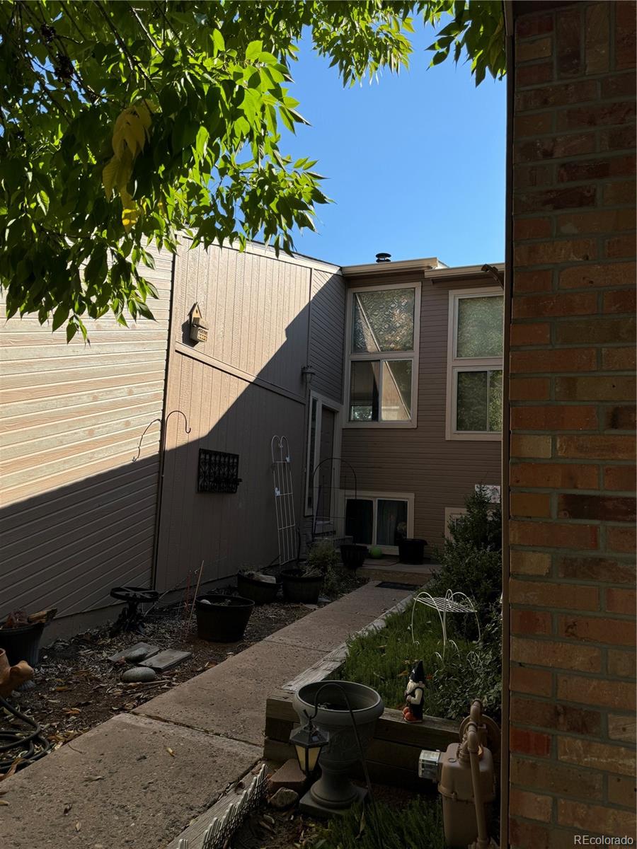 2839 W Davies Drive