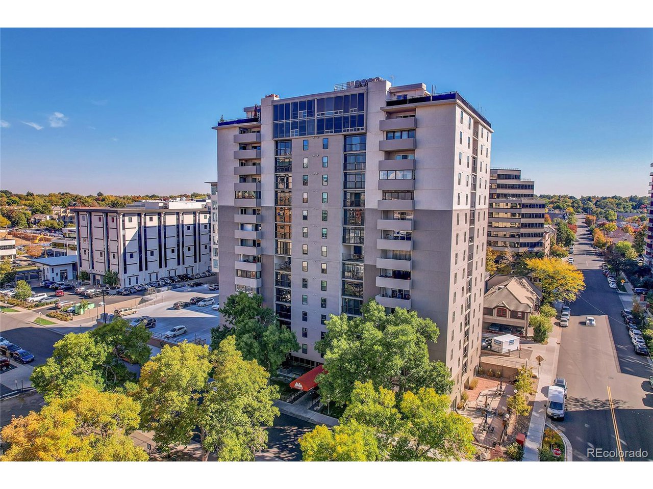 2 Adams St 901