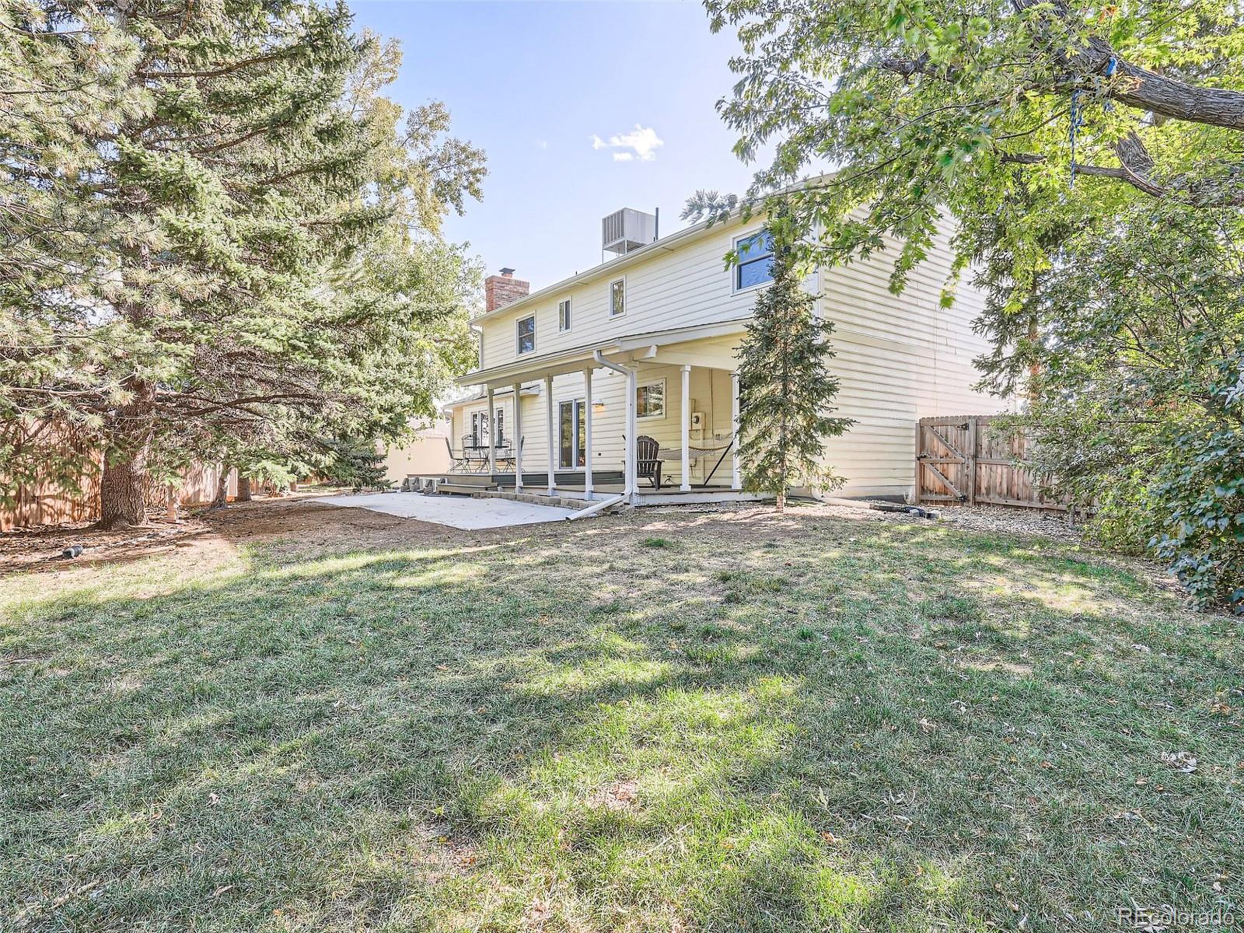 526 E Otero Ct