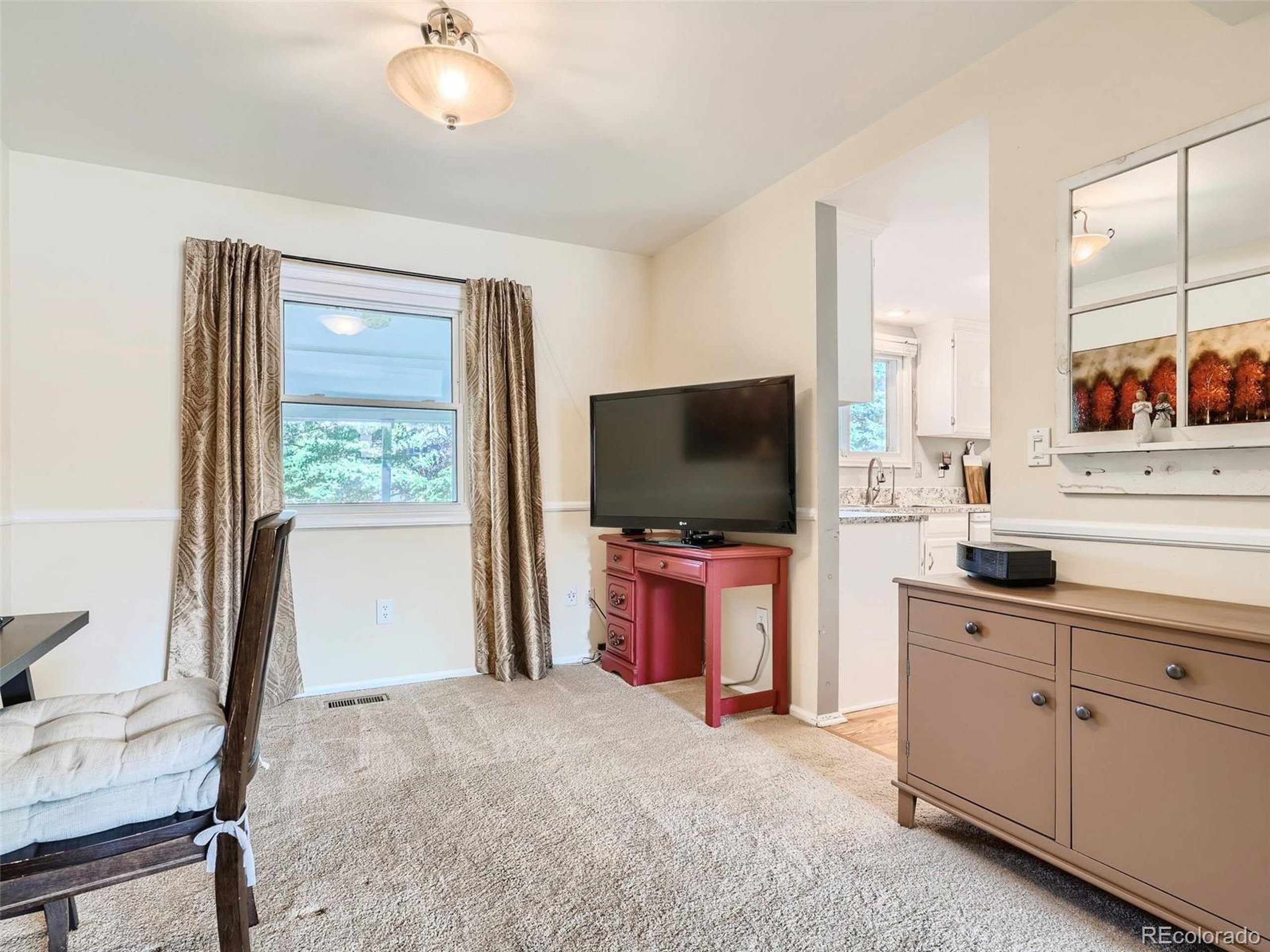 526 E Otero Ct