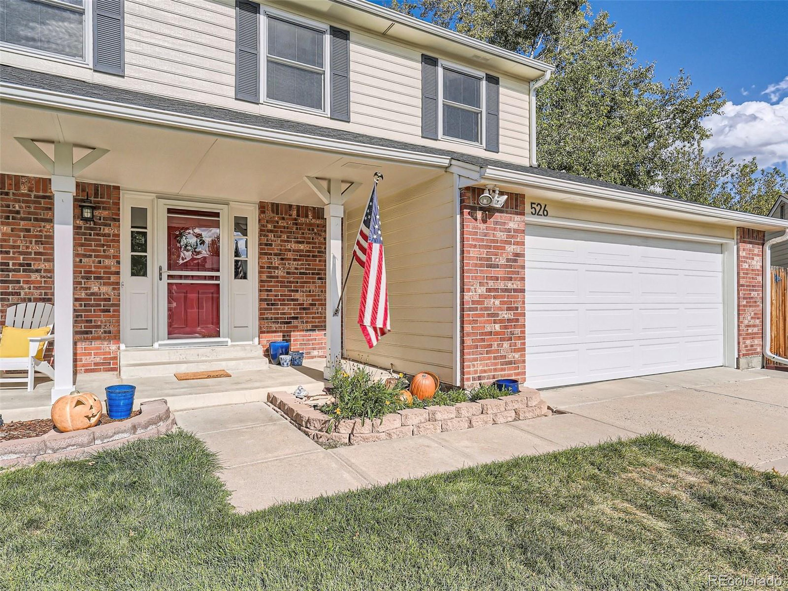 526 E Otero Ct