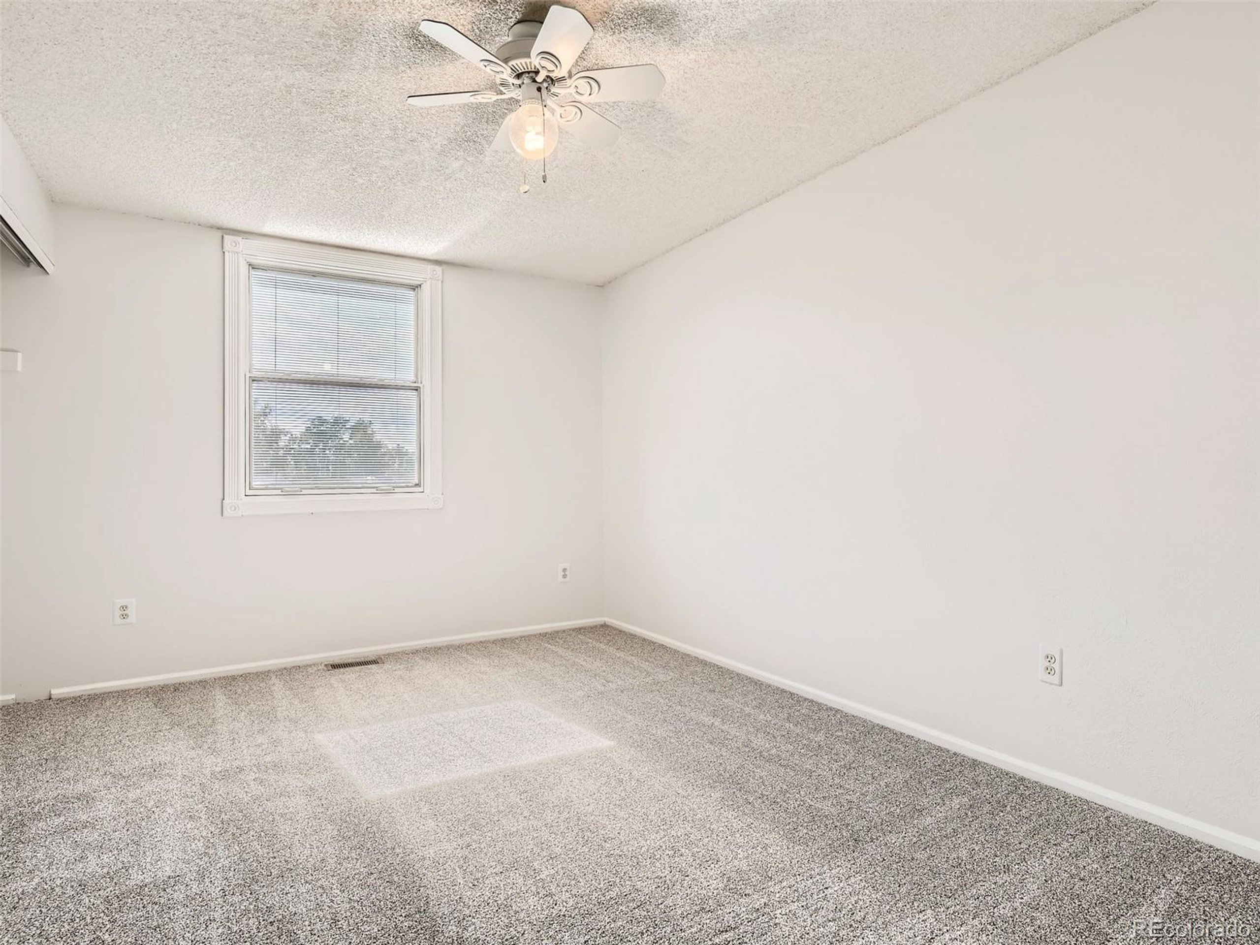 526 E Otero Ct