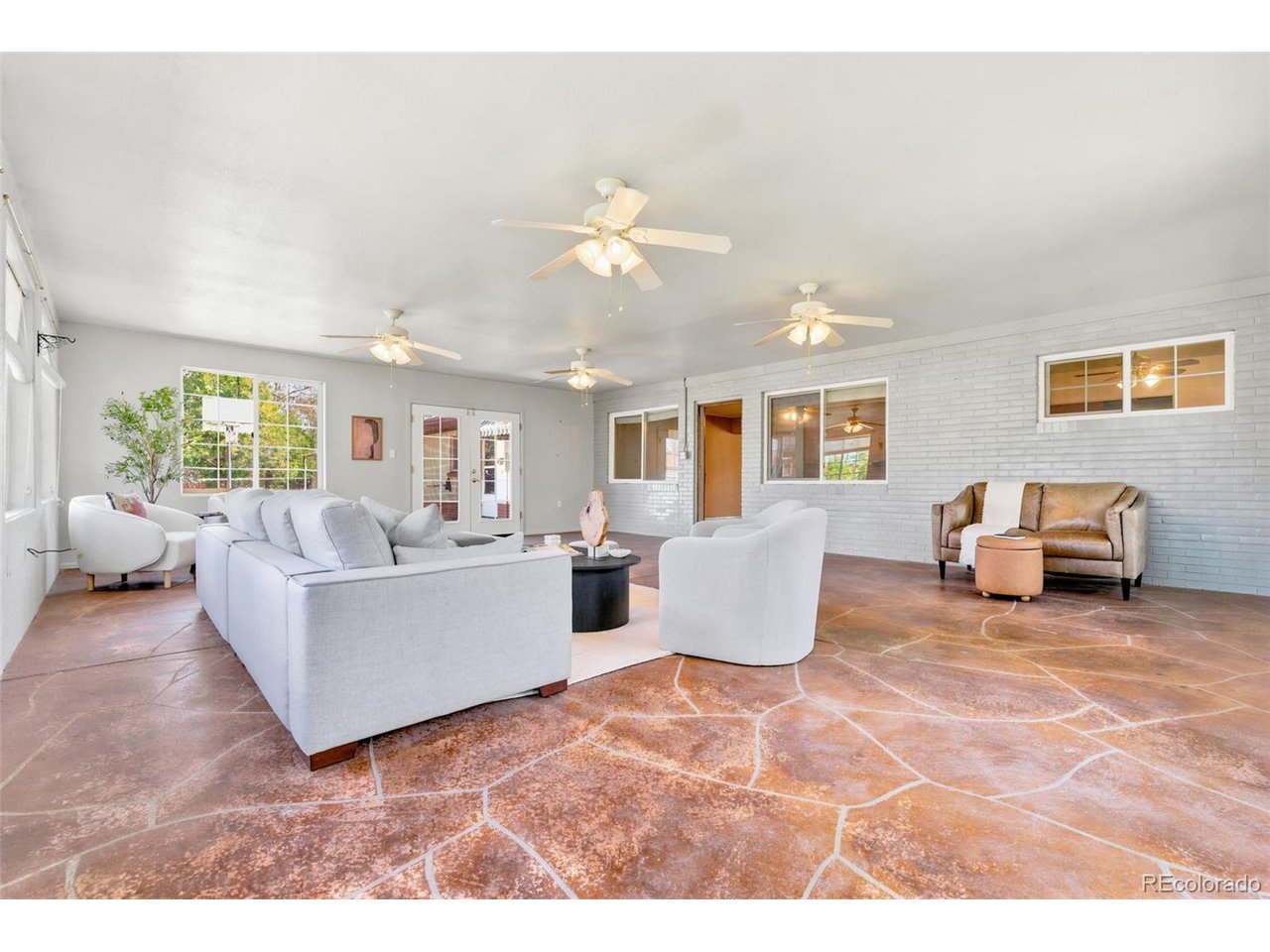 5341 Columbine Ln