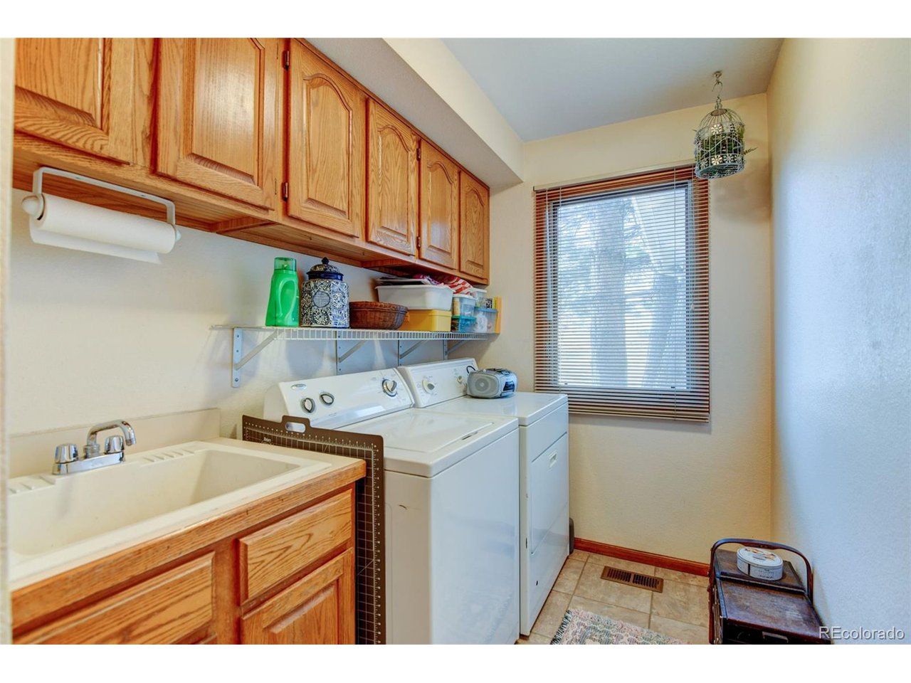 1235 Oakhurst Dr
