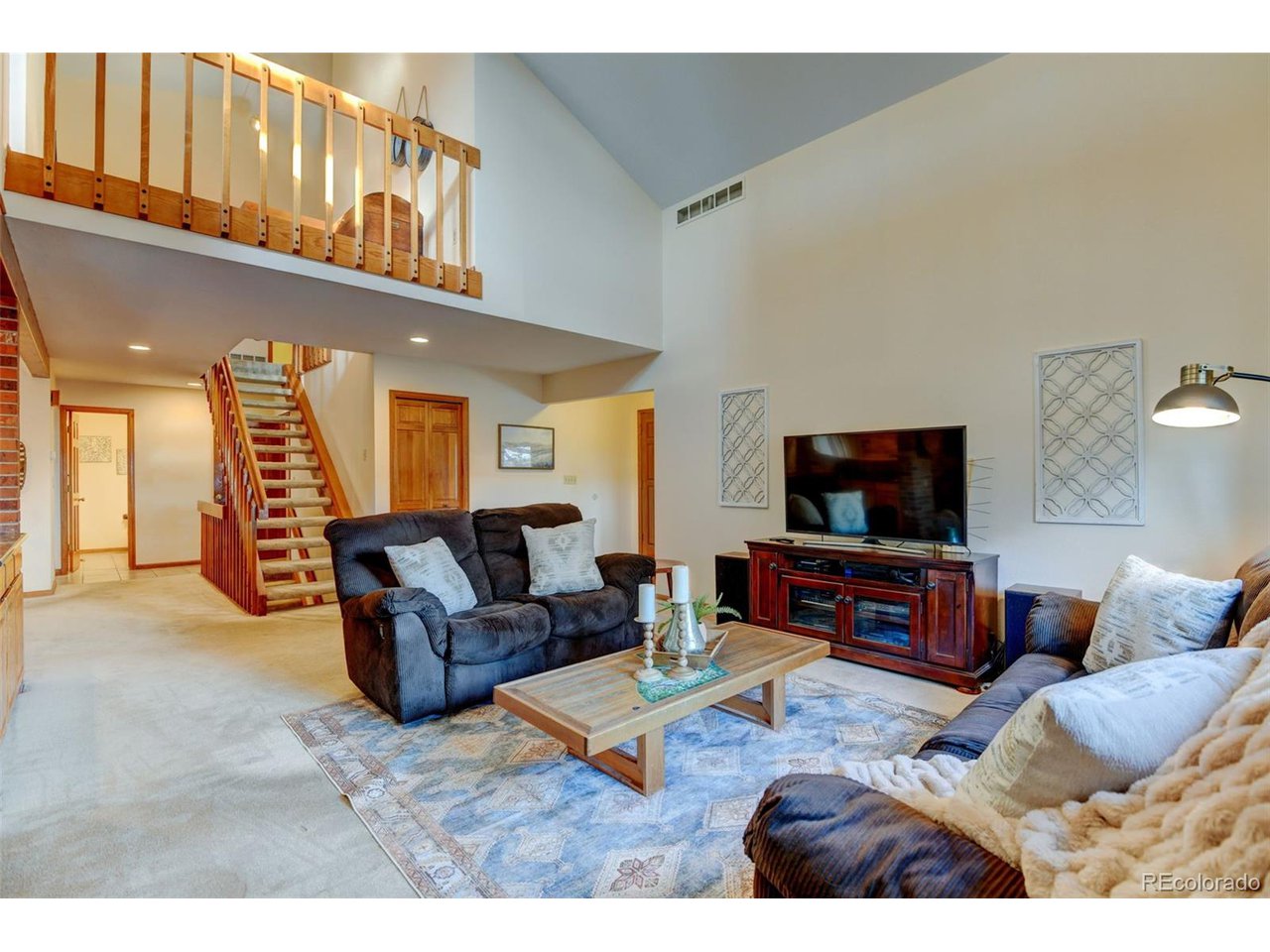 1235 Oakhurst Dr