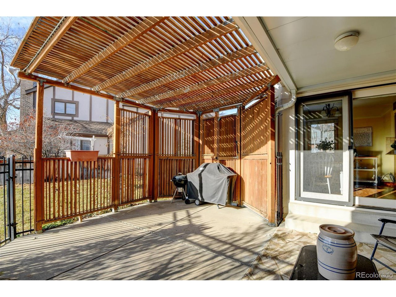 1235 Oakhurst Dr