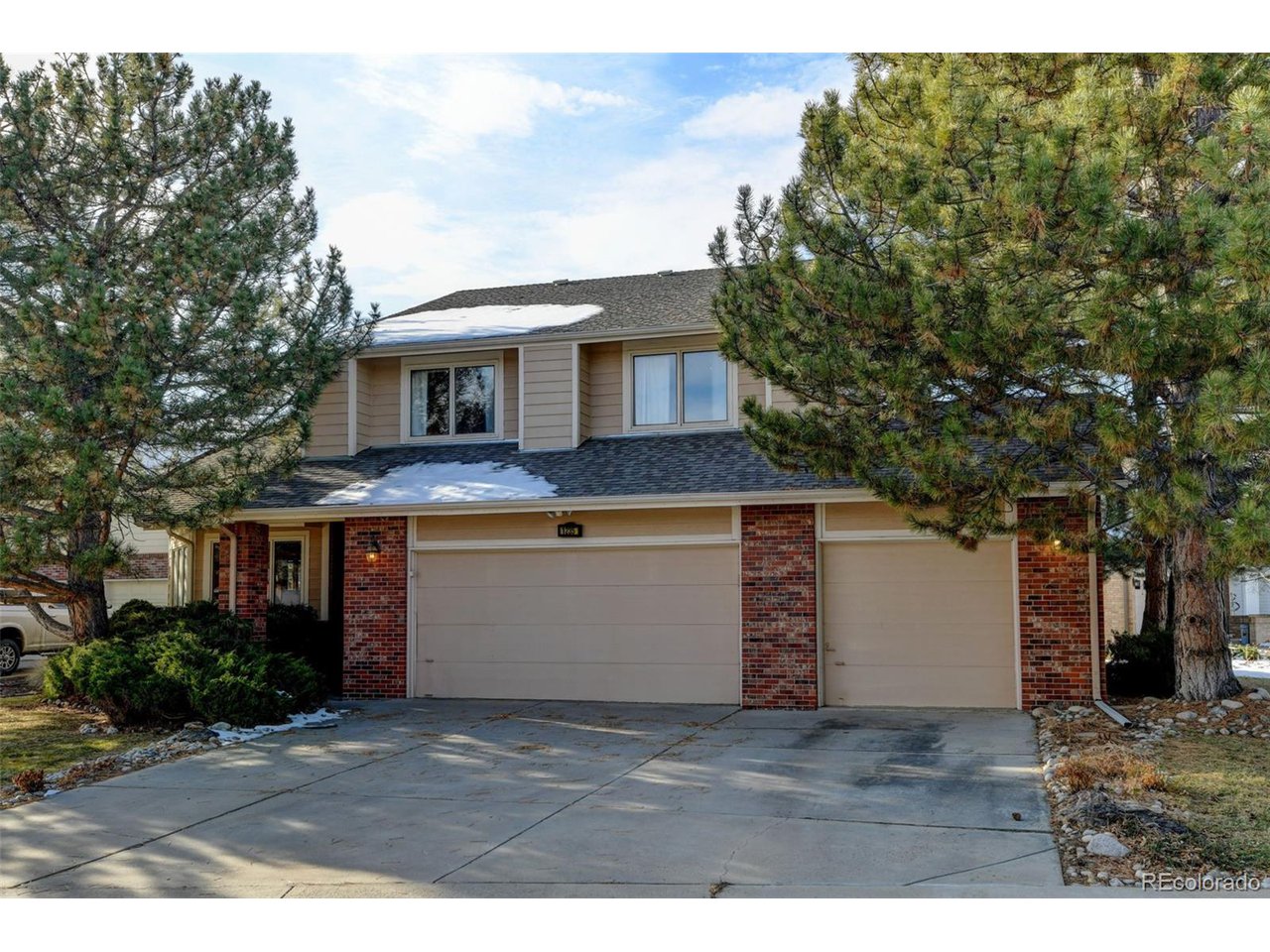 1235 Oakhurst Dr
