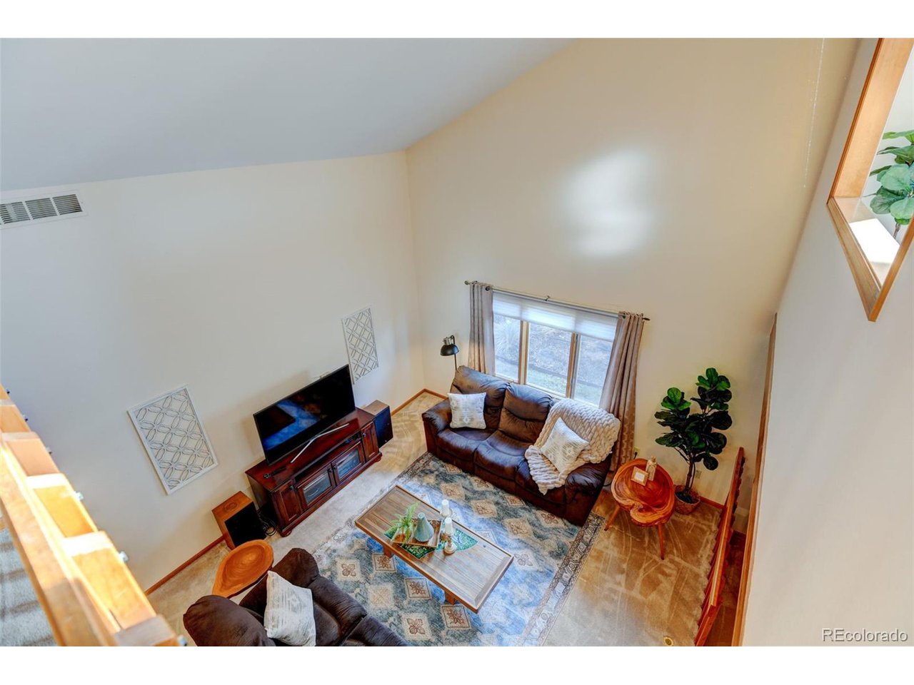 1235 Oakhurst Dr