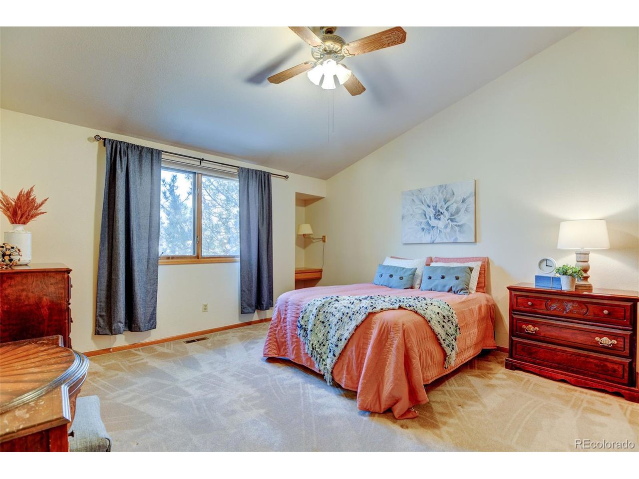 1235 Oakhurst Dr
