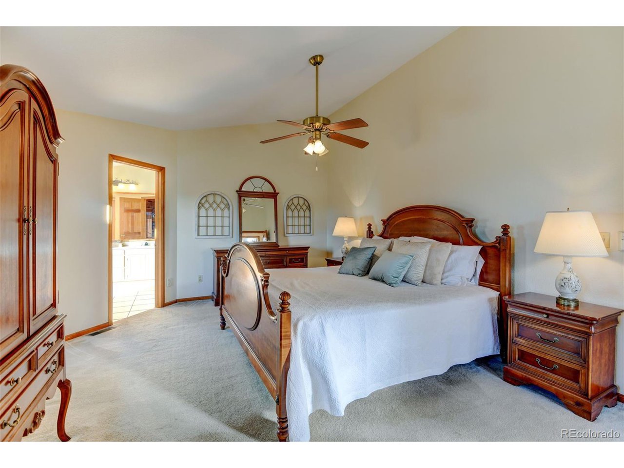 1235 Oakhurst Dr