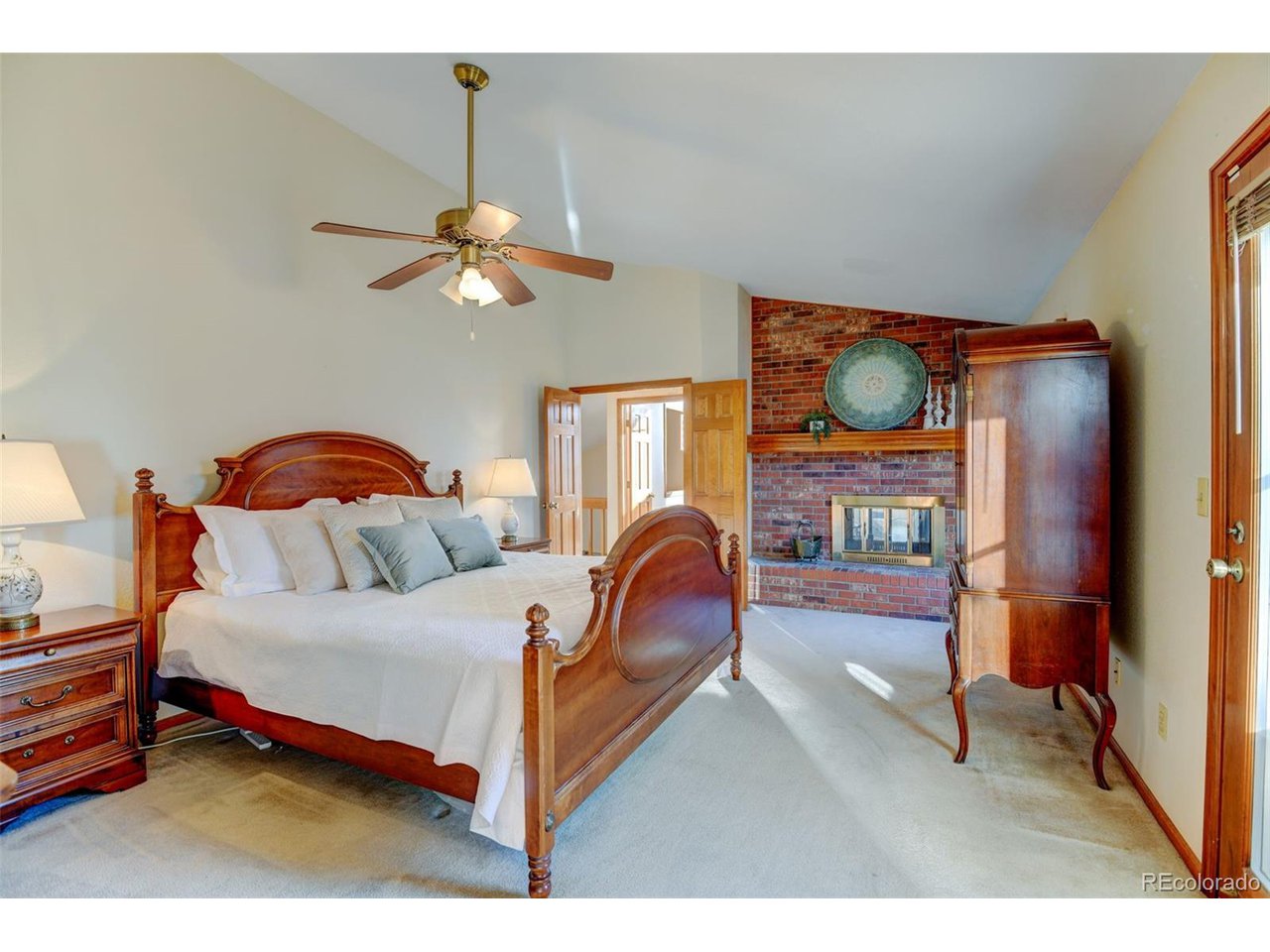 1235 Oakhurst Dr