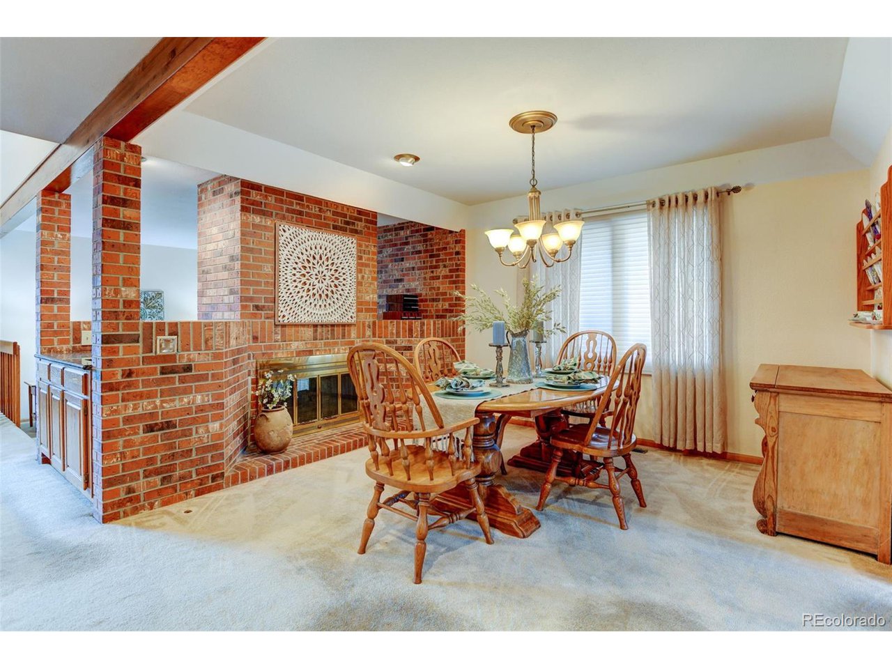 1235 Oakhurst Dr