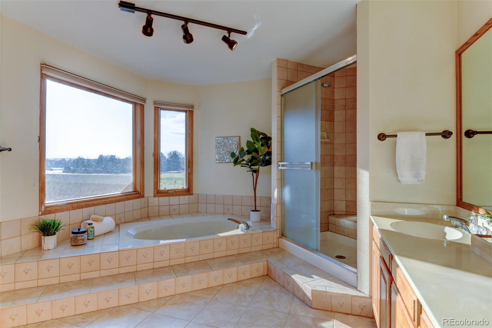 1235 Oakhurst Drive