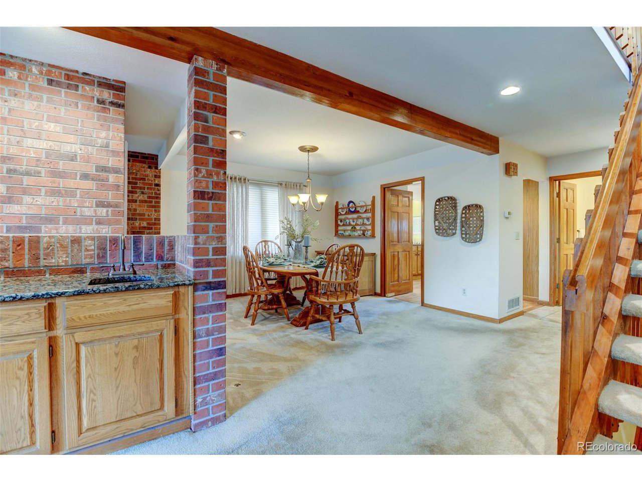 1235 Oakhurst Dr