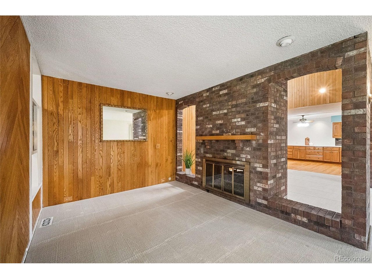 32 Douglas Dr S