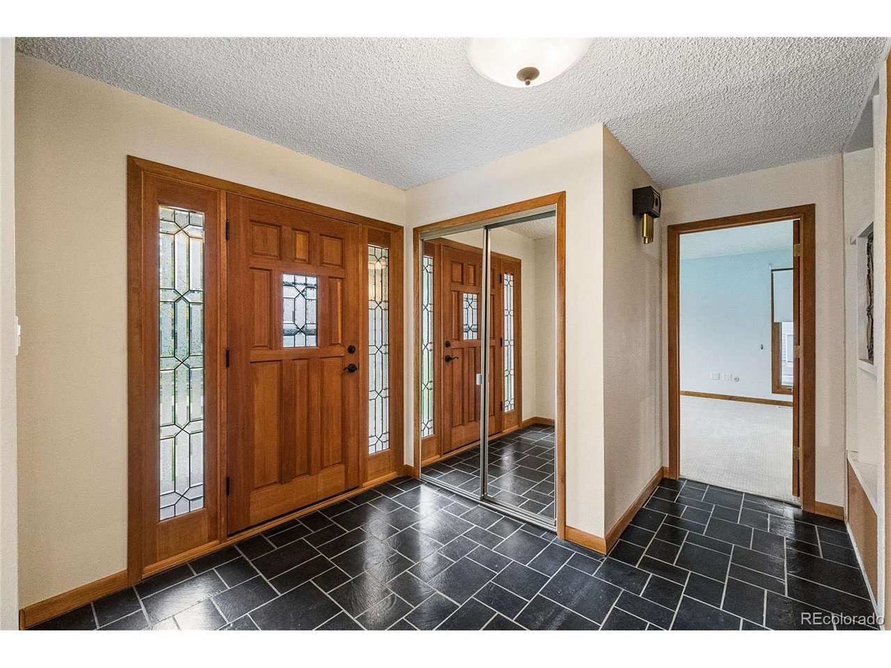 32 Douglas Dr S