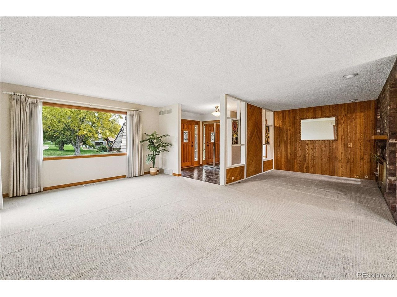 32 Douglas Dr S