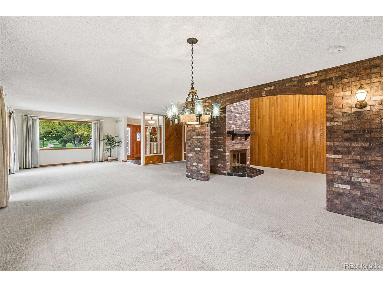 32 Douglas Dr S