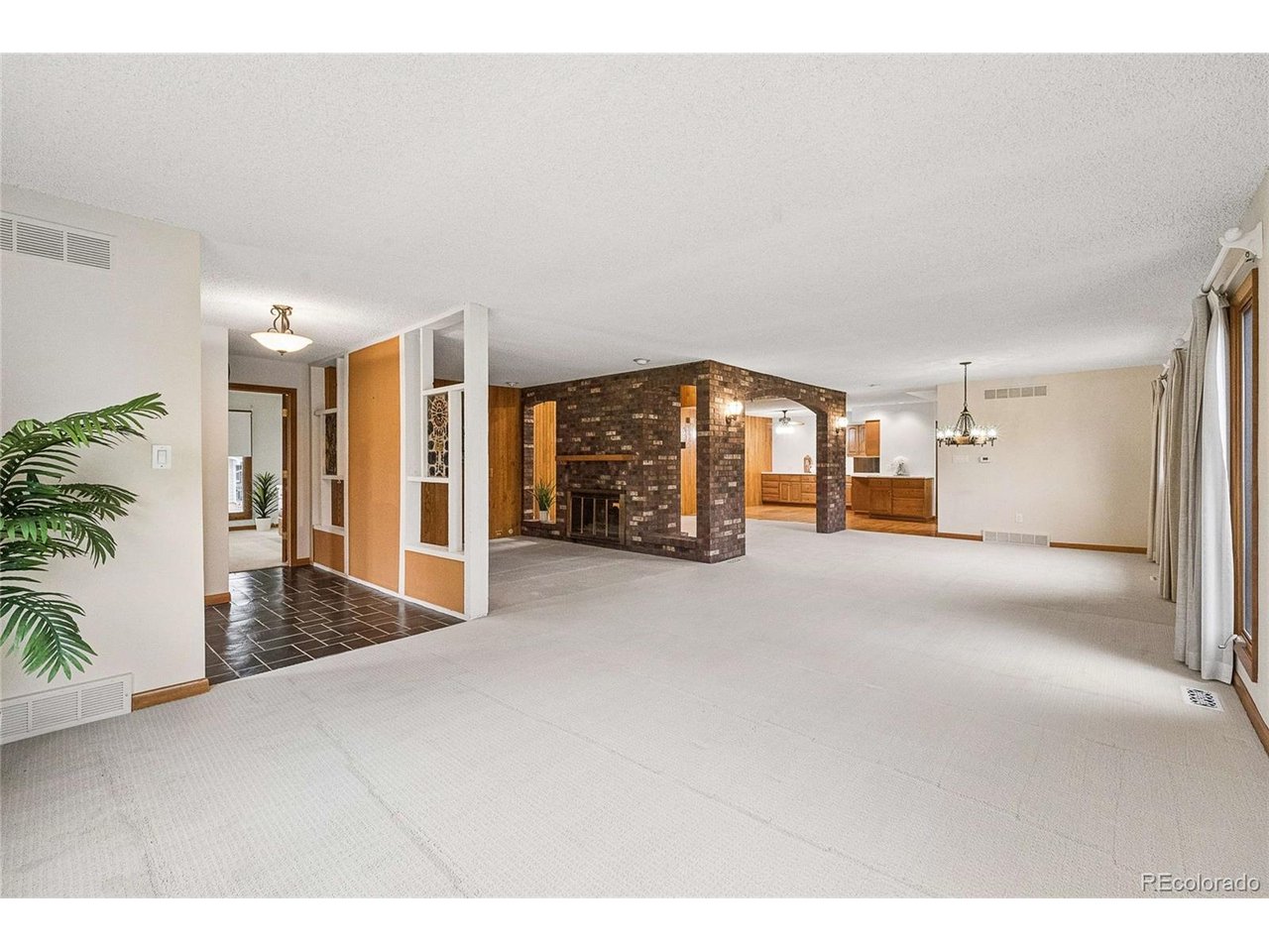 32 Douglas Dr S