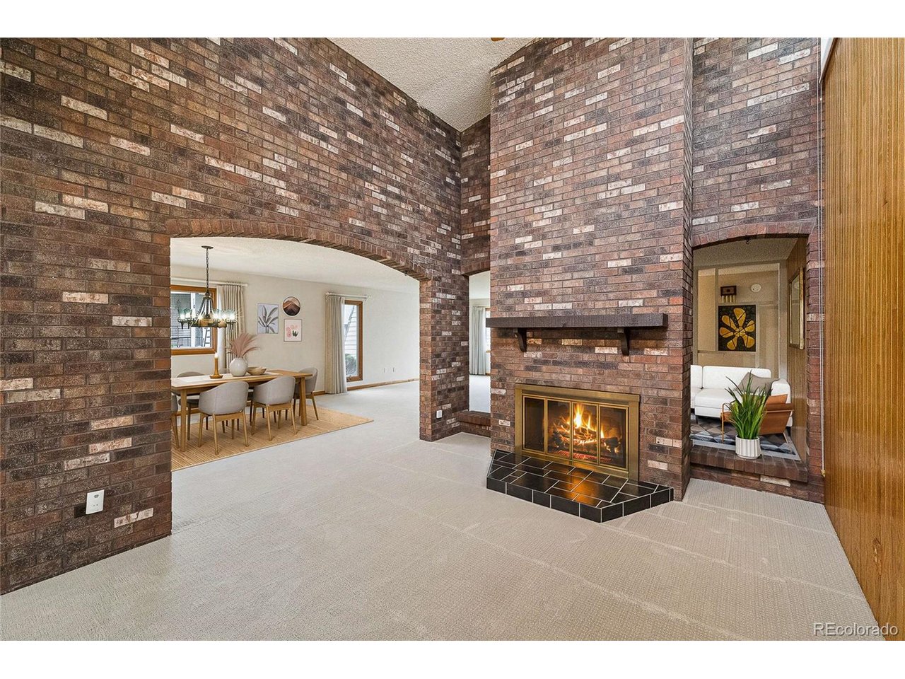 32 Douglas Dr S