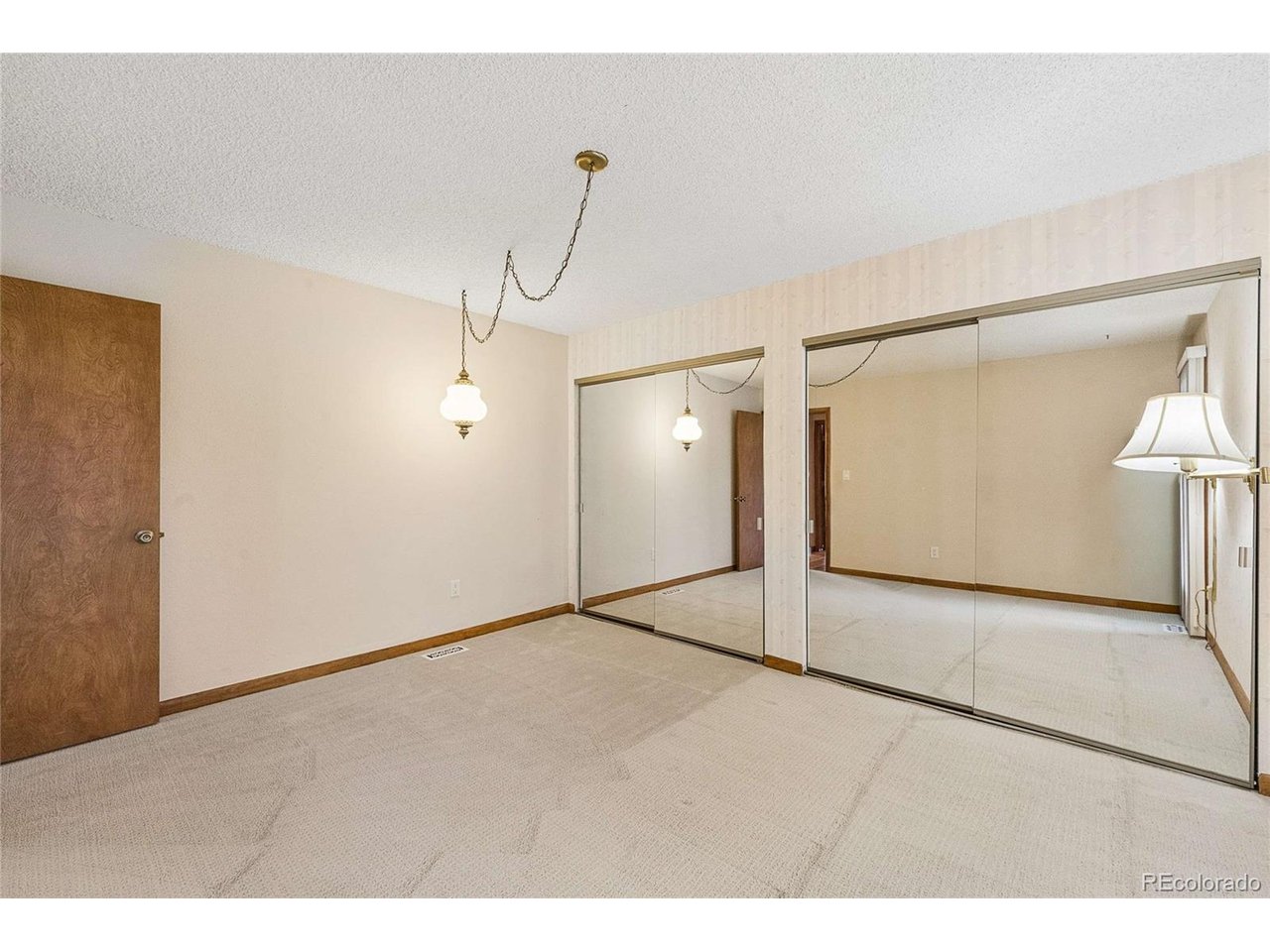 32 Douglas Dr S