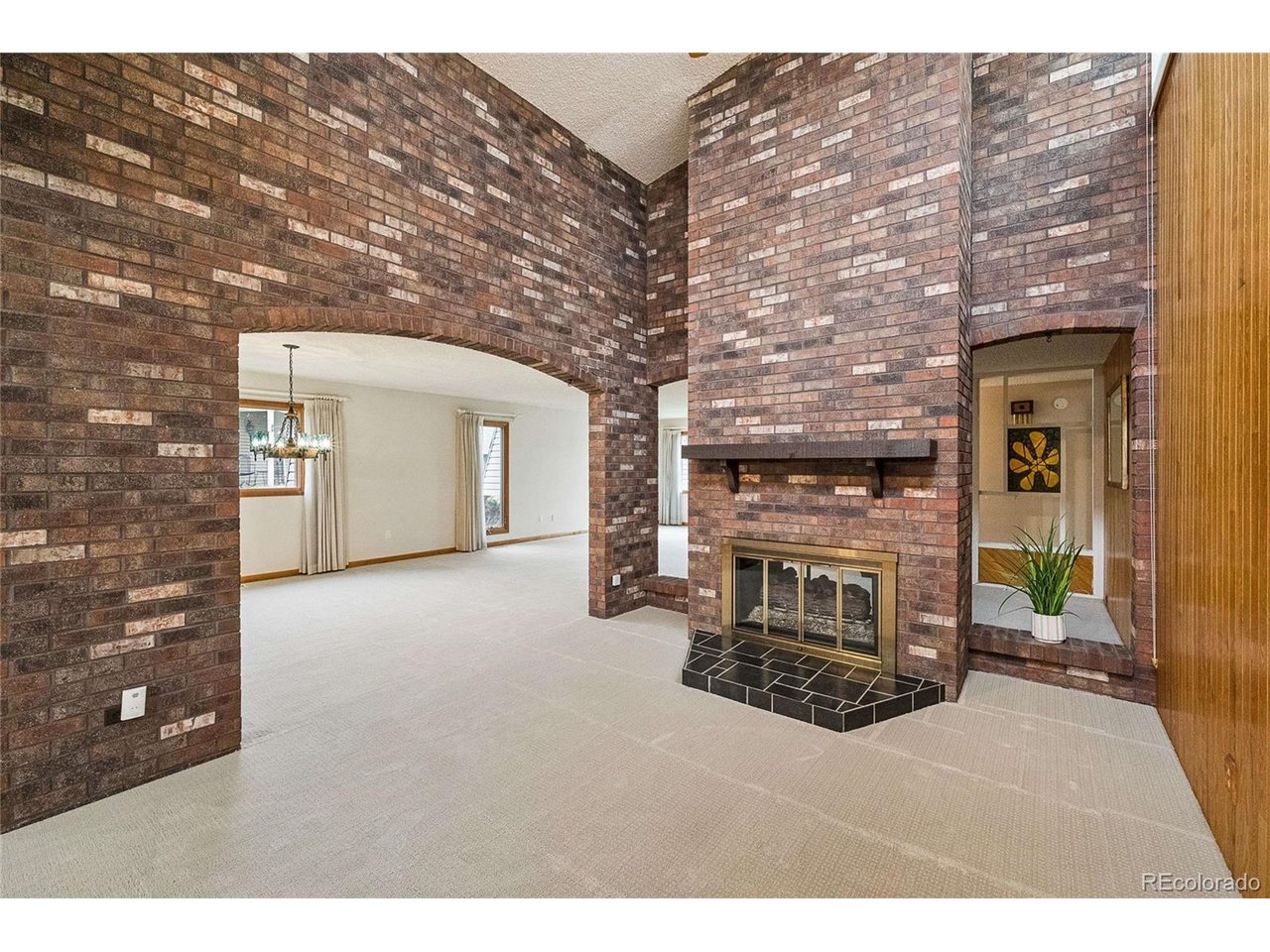 32 Douglas Dr S