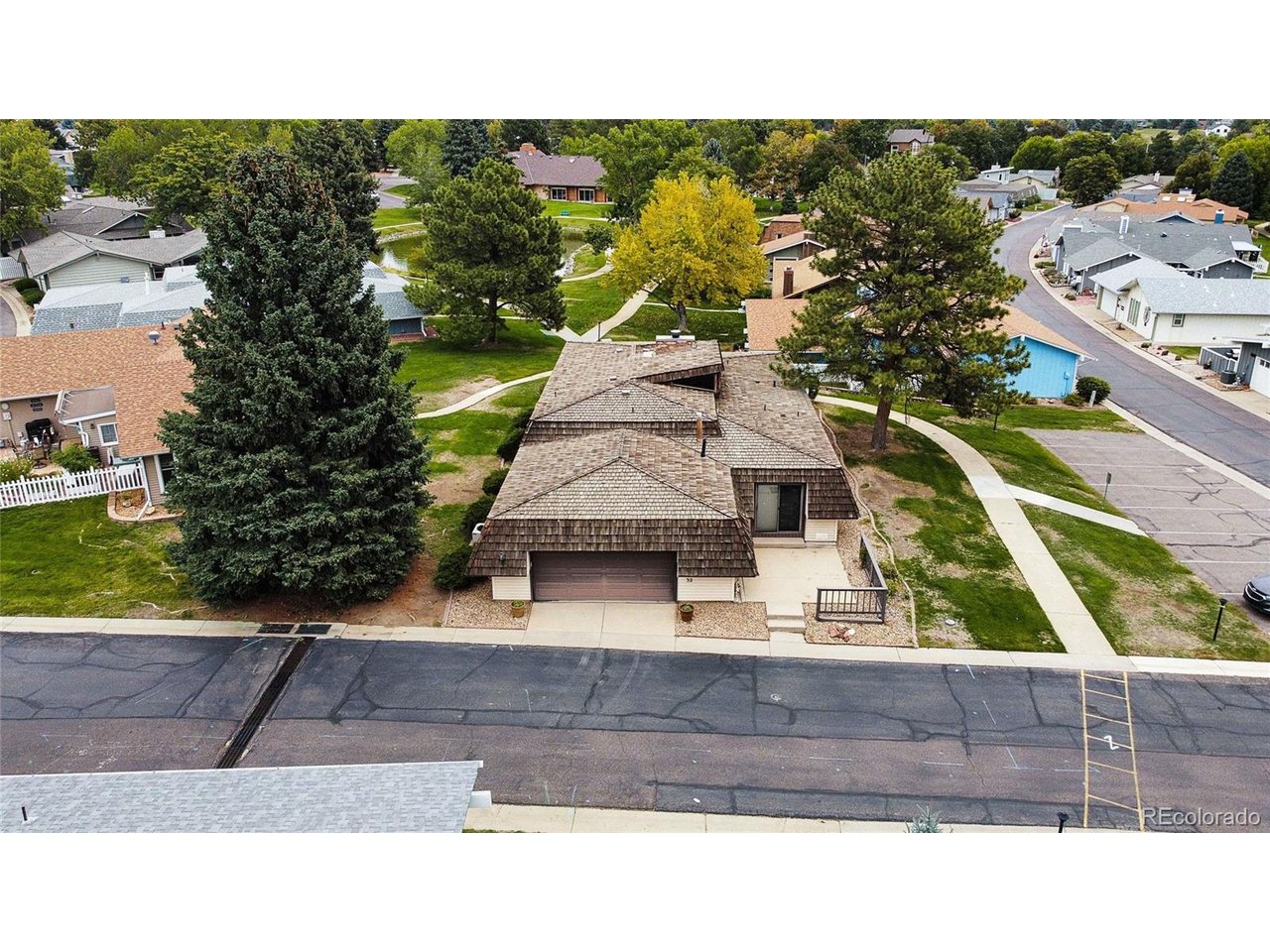 32 Douglas Dr S