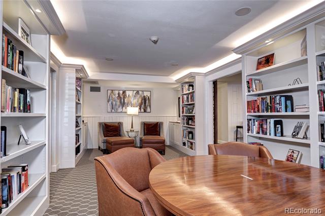 130 N Pearl Street Unit: 1606
