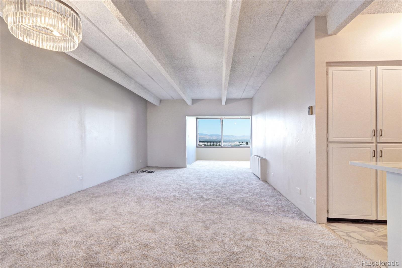 130 N Pearl Street Unit: 1606