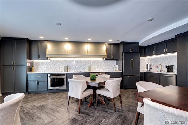 130 N Pearl Street Unit: 1606