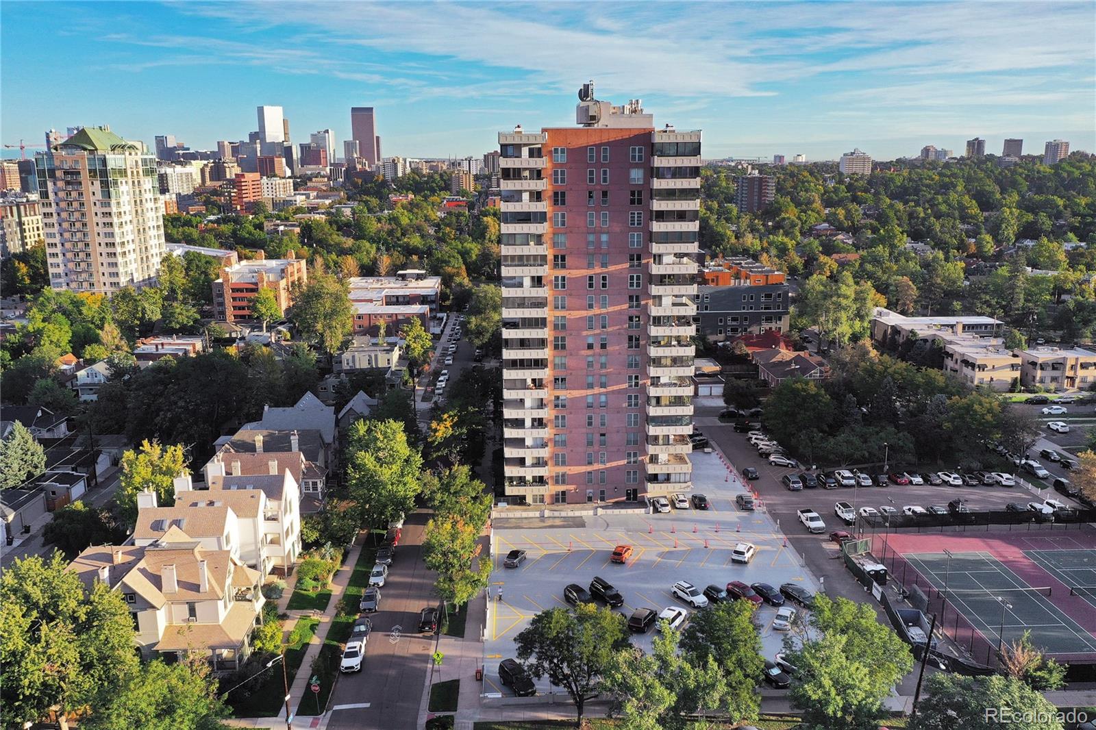 130 N Pearl Street Unit: 1606