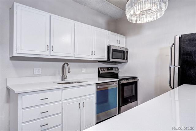 130 N Pearl Street Unit: 1606