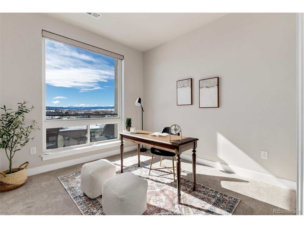 20 Wilcox St 706