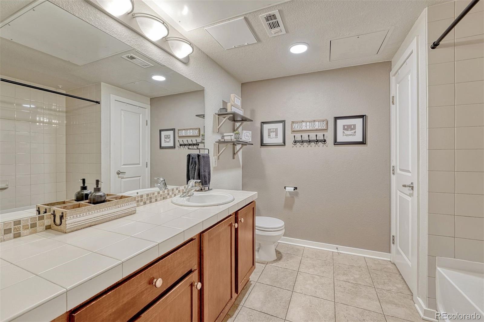 7240 W Custer Avenue Unit: 412