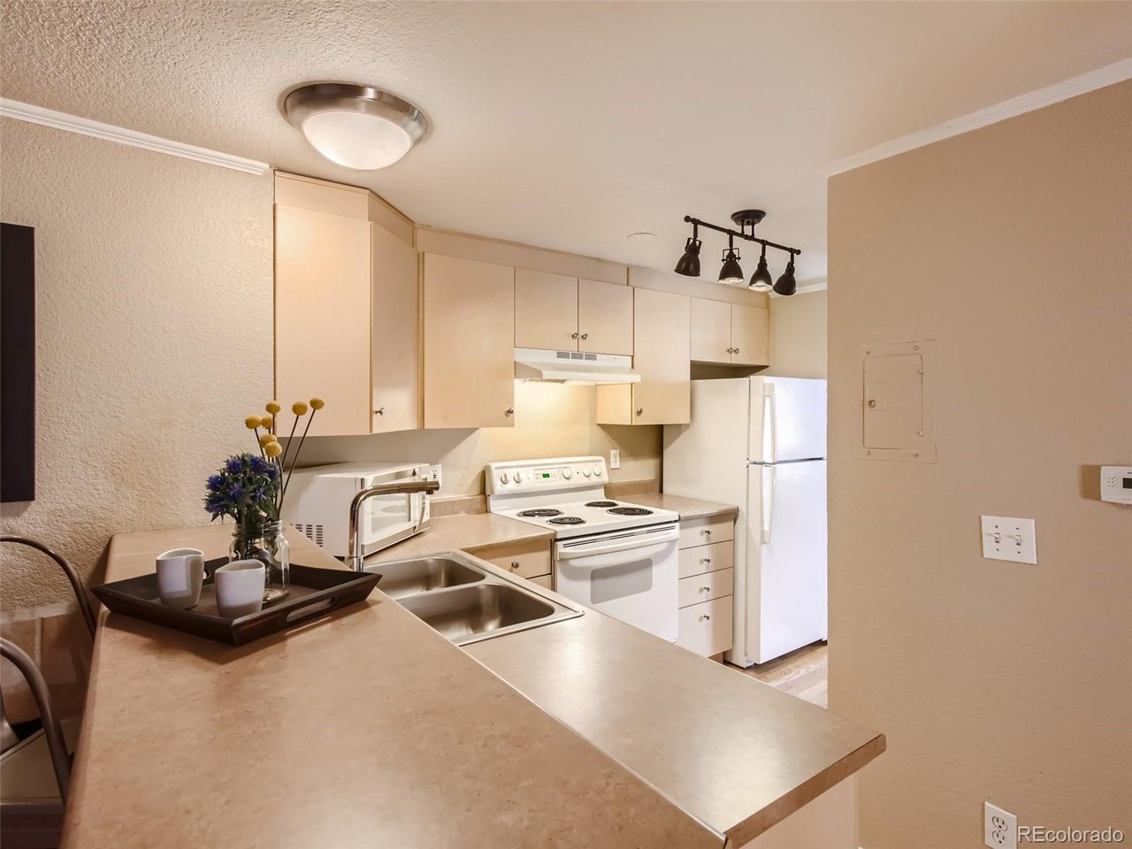 336 N Grant St 210
