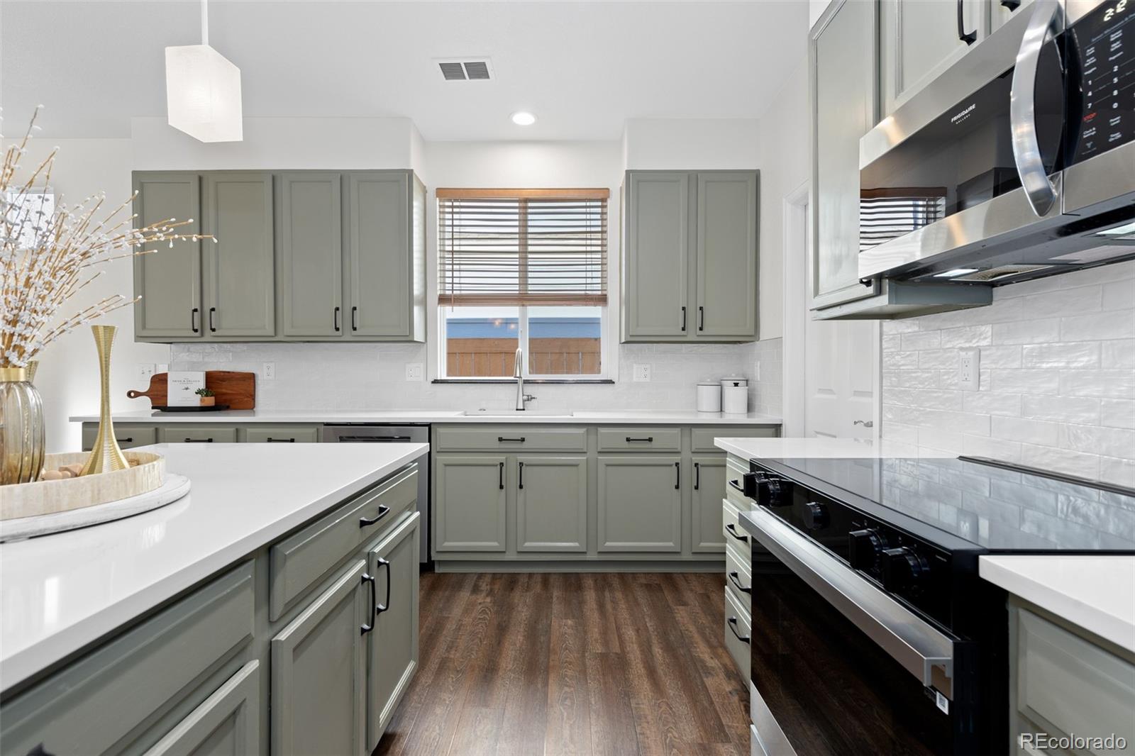 4963 S Zephyr Street