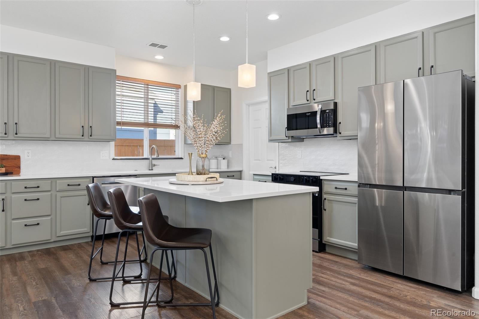 4963 S Zephyr Street