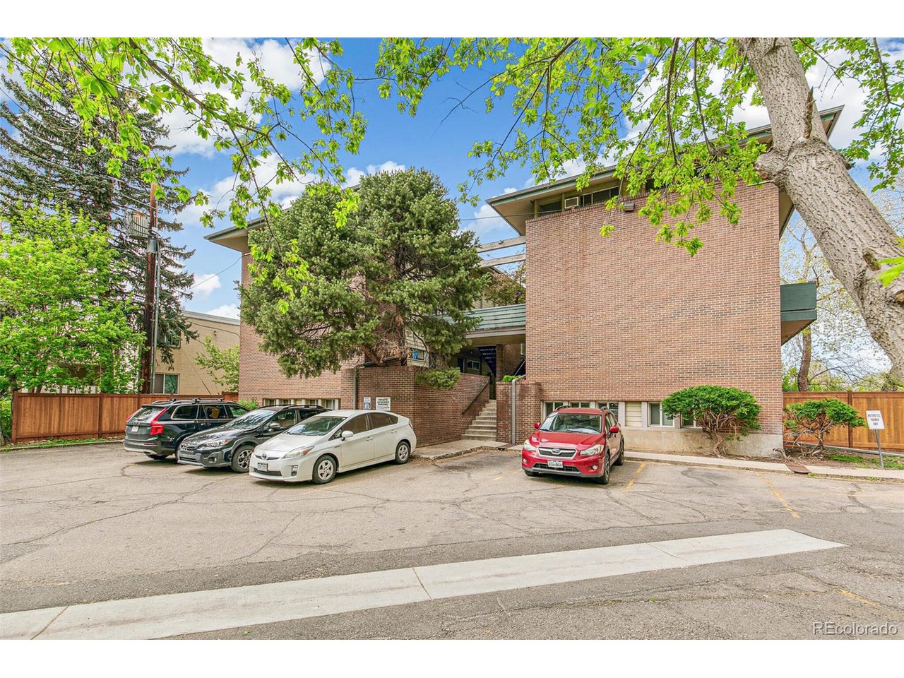 1842 Canyon Blvd 209