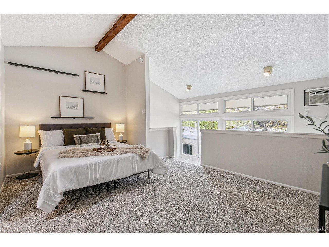 1842 Canyon Blvd 209