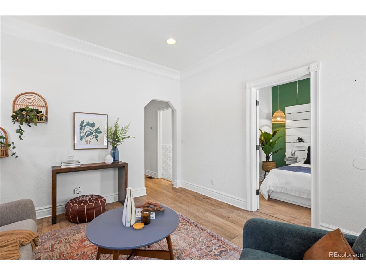 912 W 4th Ave