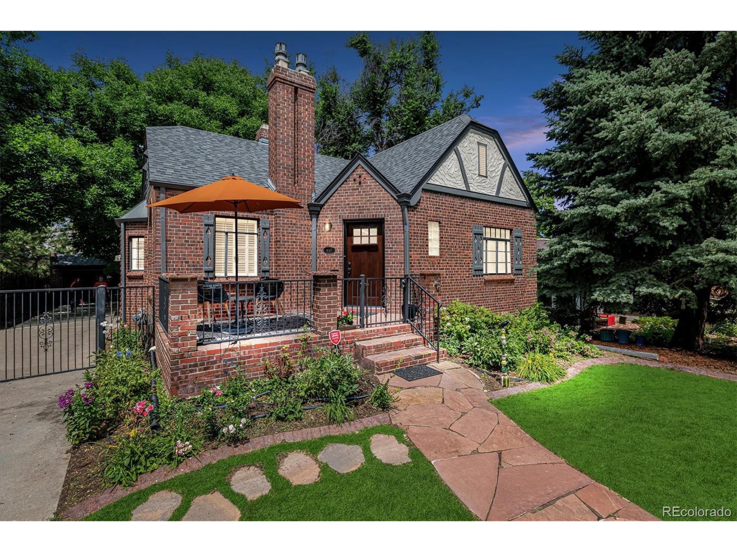 651 Elm St