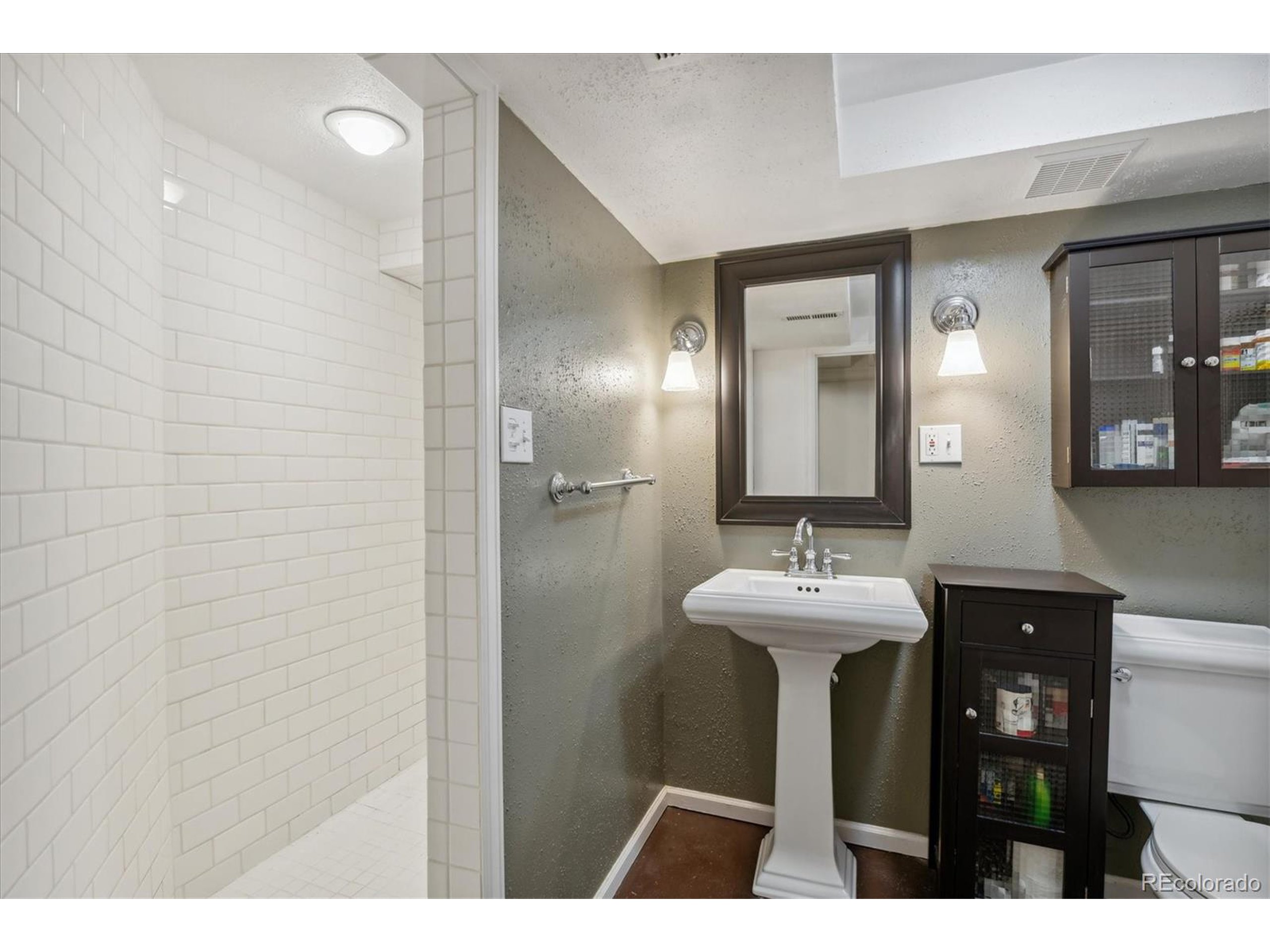 651 Elm St