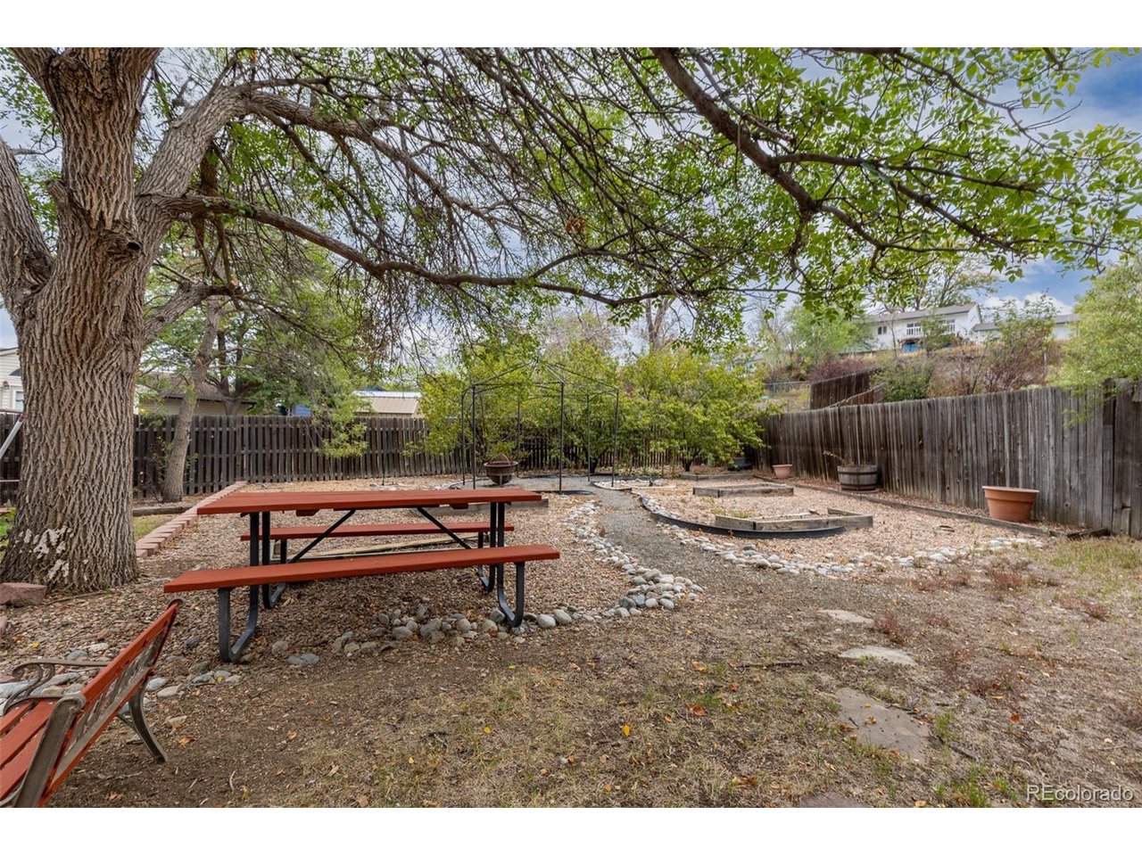 9532 Field Ct