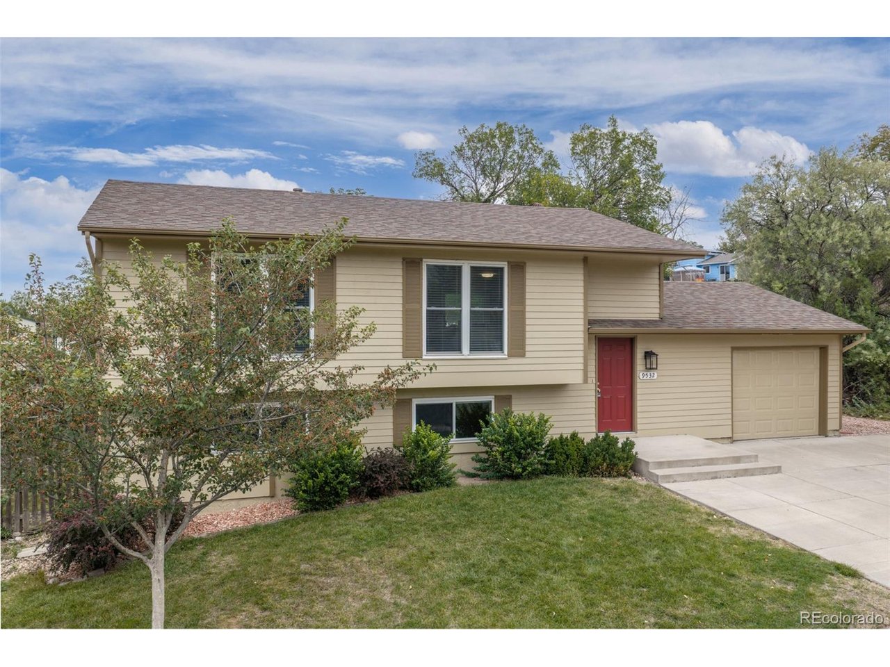 9532 Field Ct