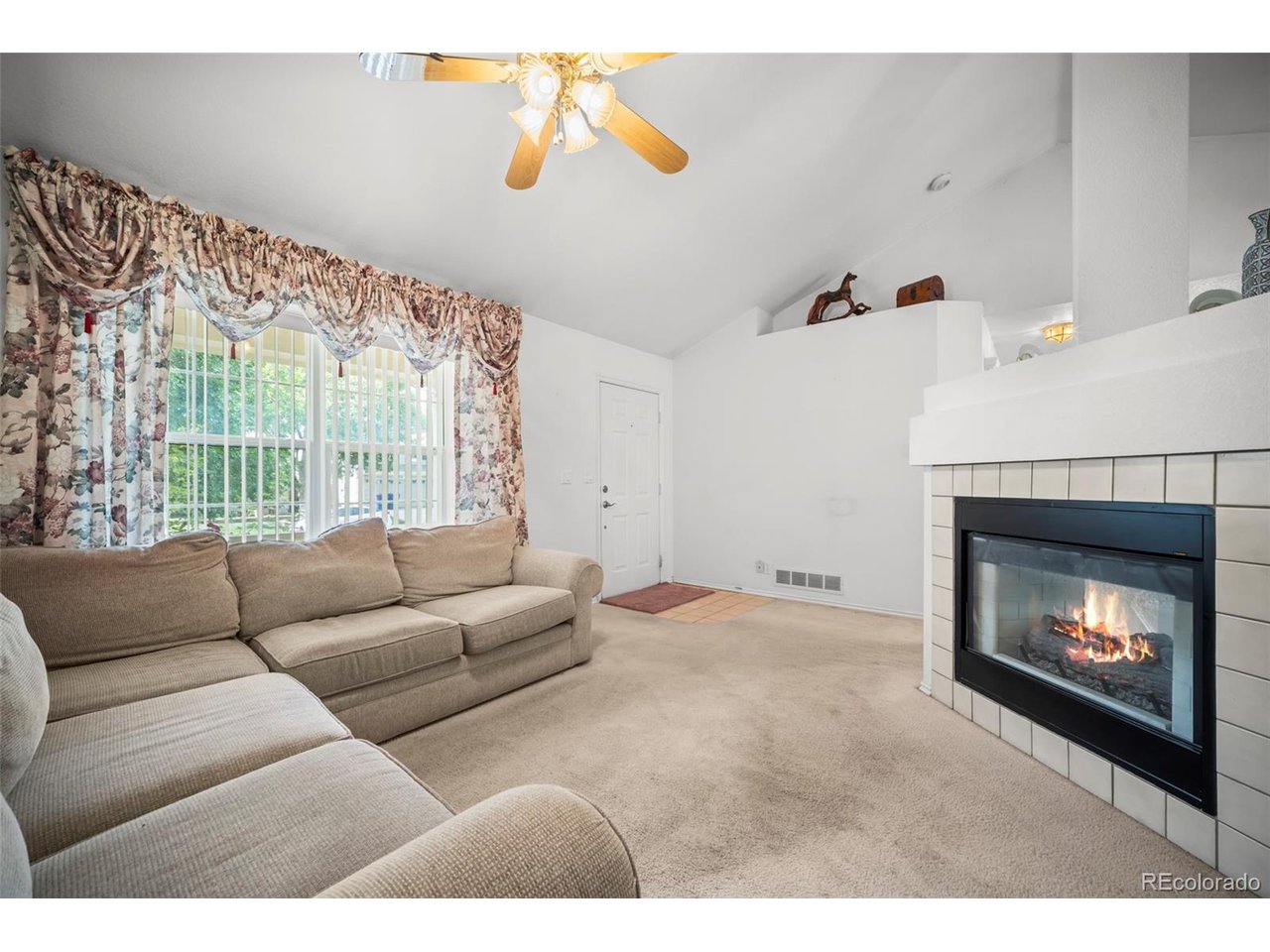 2871 Elaine Dr