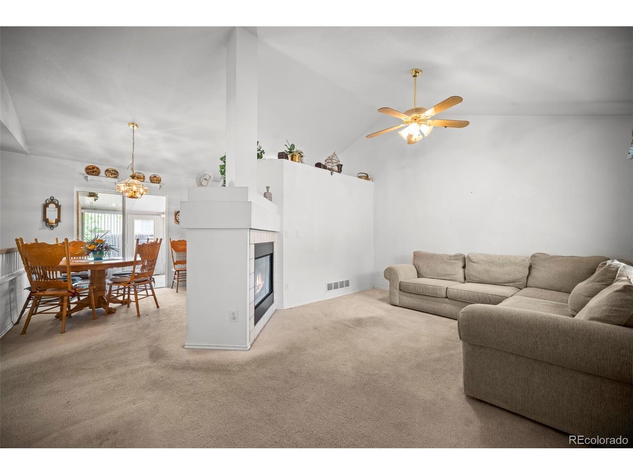 2871 Elaine Dr