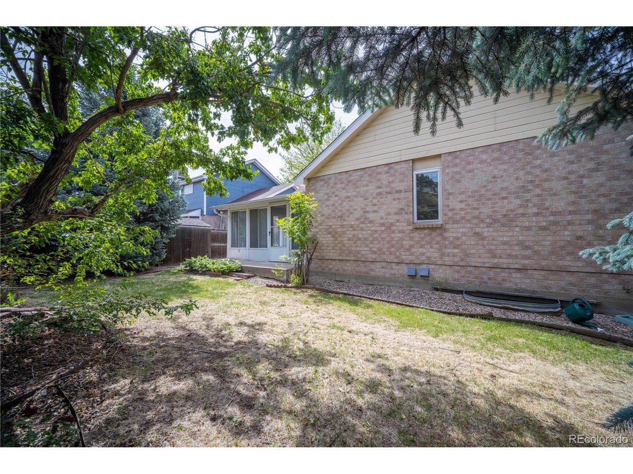 2871 Elaine Dr