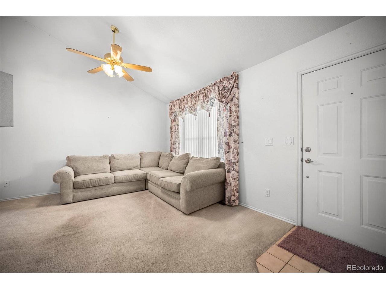 2871 Elaine Dr